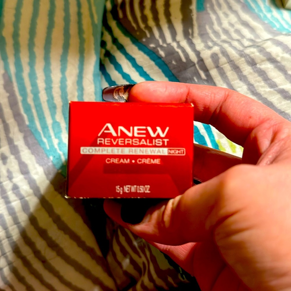 Avons Anew Reversalist Complete Renewal night time cream
